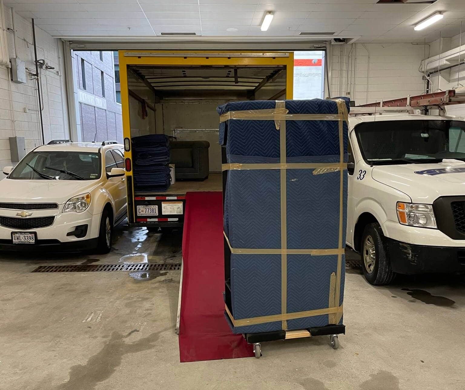 Best Movers Loading truck